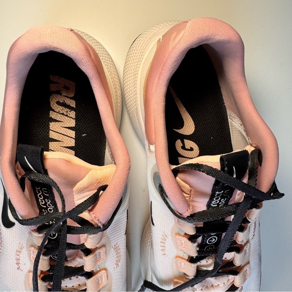 NIKE RUNNING SHOE REACT ESCAPE RUN - SAIL/DARK SMOKE GREY/PINK WOMEN - Picture 11 of 13